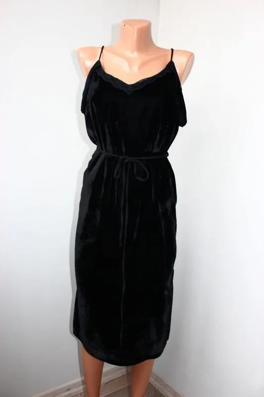 Бархатное платье river island р. м-l