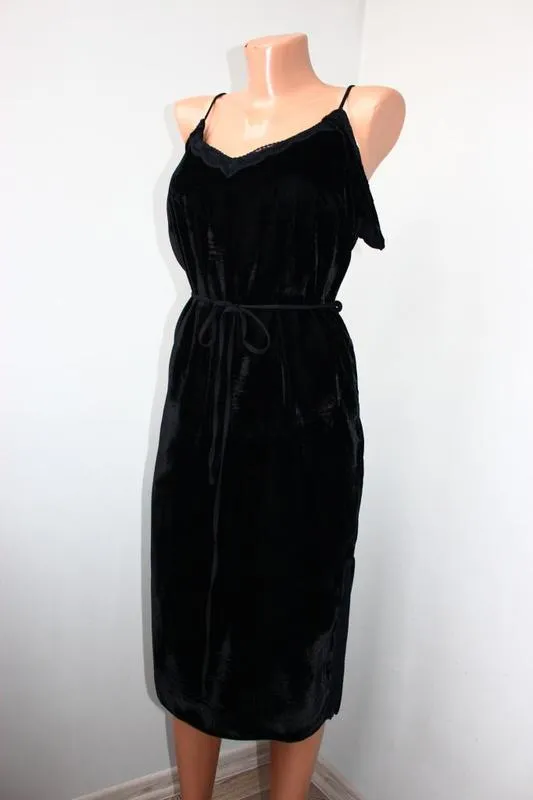Бархатное платье river island р. м-l
