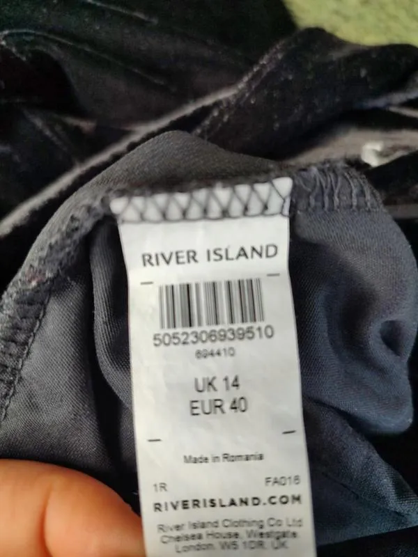 Бархатное платье river island р. м-l