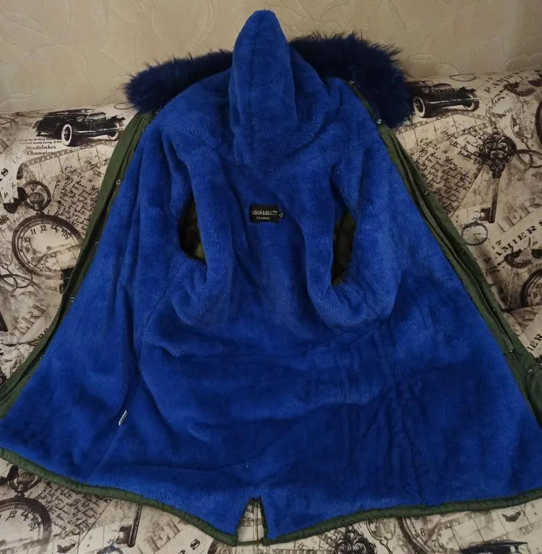 Классная тёплая парка, капюшон, мех