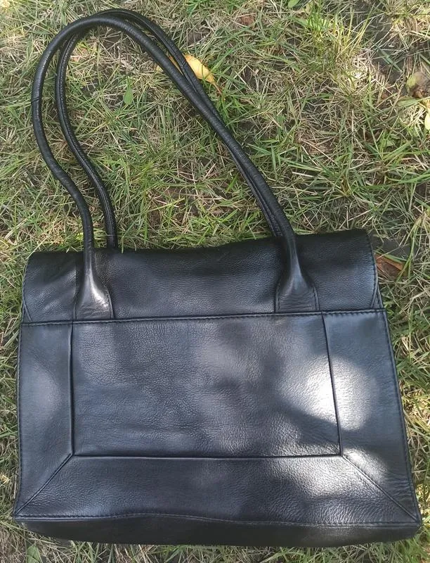 Кожаная чёрная сумка radley