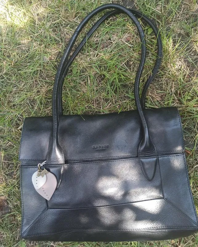 Кожаная чёрная сумка radley