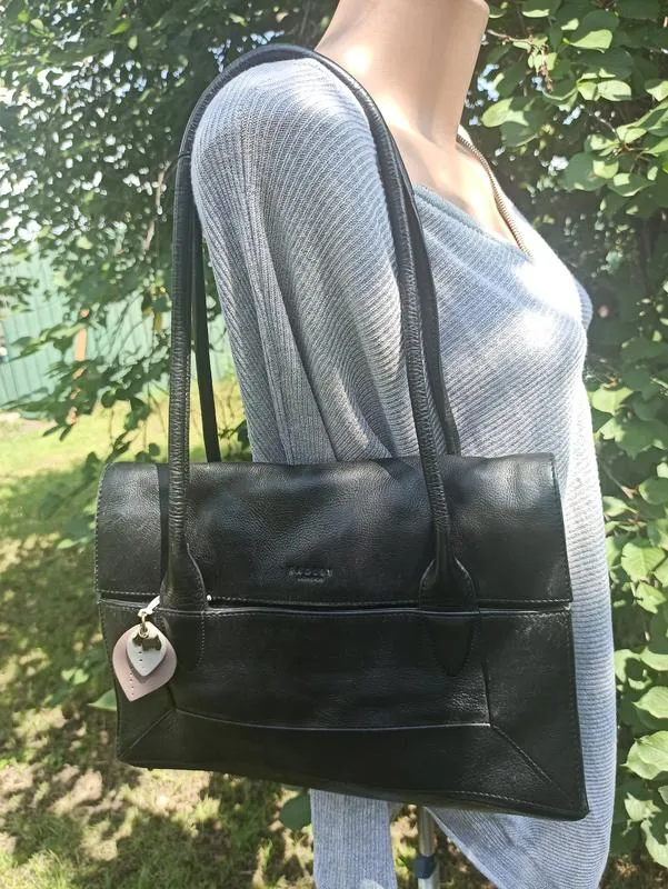 Кожаная чёрная сумка radley