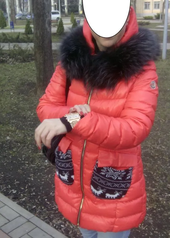 Moncler классный пуховик с вязаными карманами