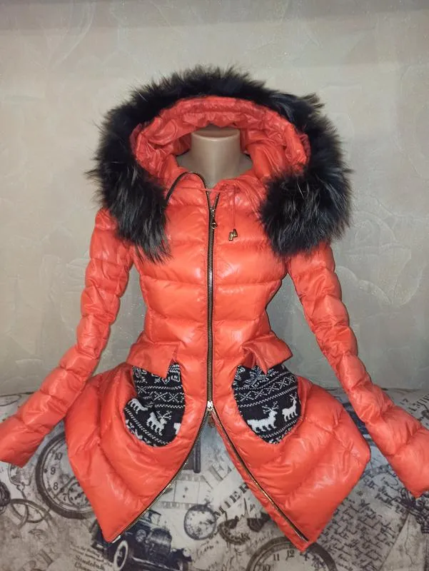 Moncler классный пуховик с вязаными карманами