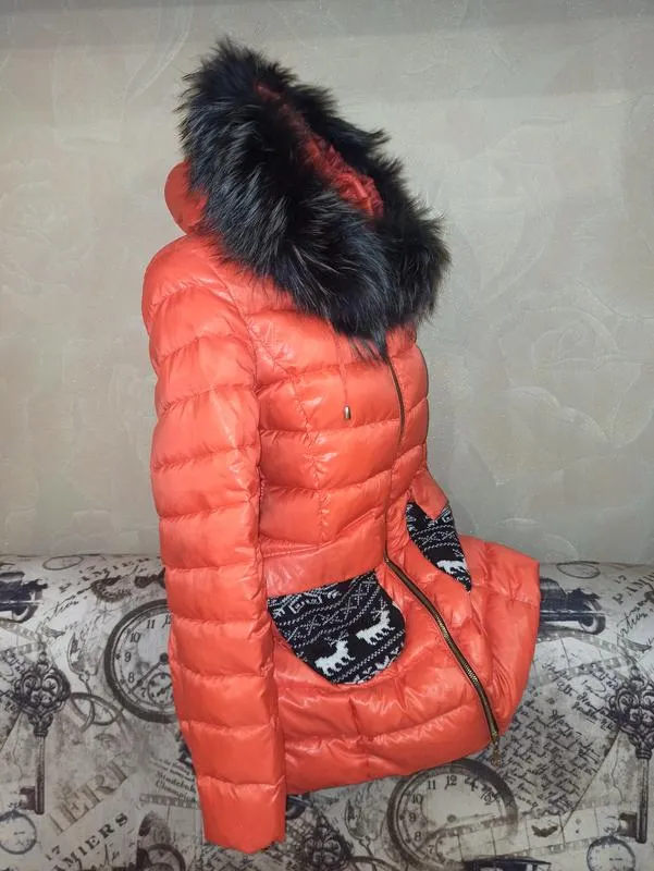 Moncler классный пуховик с вязаными карманами
