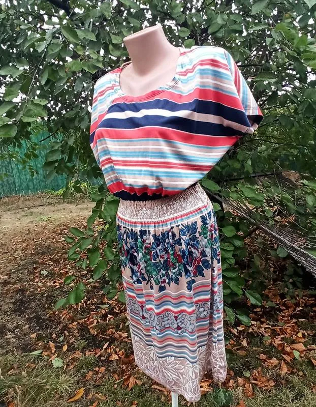 Симпатичное фирменное платье 👗, трикотаж