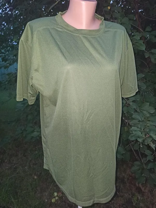 Удобная футболка не мнётся, качество